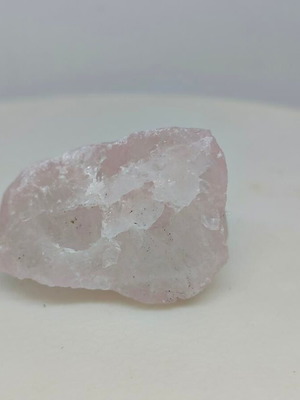 Natural Raw Rose Quartz 32g like new