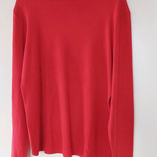 Mat red warm blouse like new no2