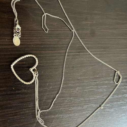 Heart necklace like new