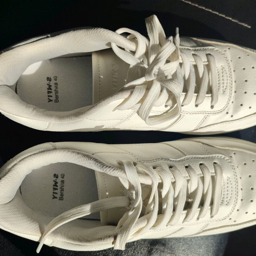 Bershka white athletic shoes like new, size 40