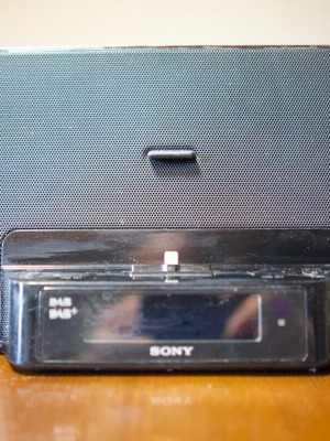 Sony XDR-DS16iPN докинг станция за iPhone iPod употребявана