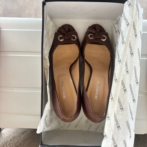 Kalogiou brown pumps like new, size 39.5