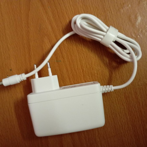 ZTE charger 12 volt 3 amp 36 watt