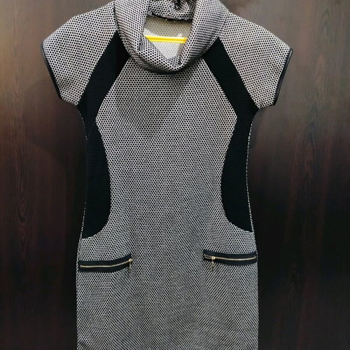 Raxevsky women's short dress like new, size XS, black and white