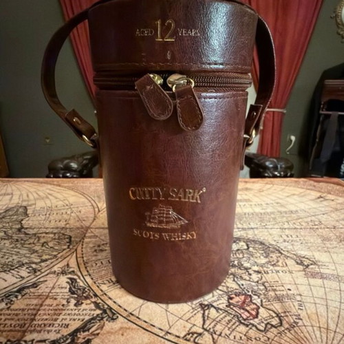 Cutty Sark 12 Years Whisky Collectible Case like new