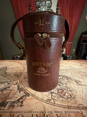 Cutty Sark 12 Years Whisky Collectible Case like new