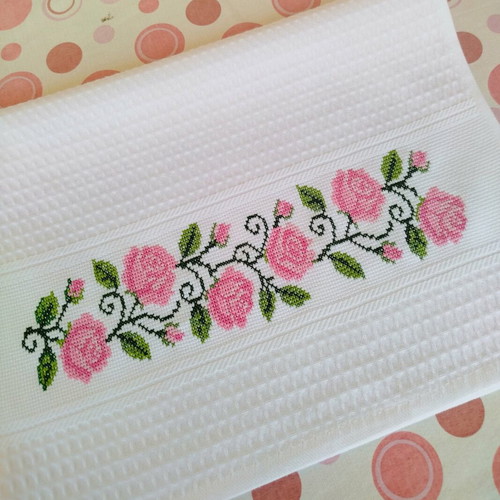 Set of three embroidered kitchen towels, 100% cotton