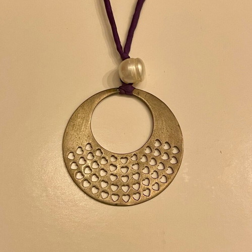 Necklace with silver pendant like new