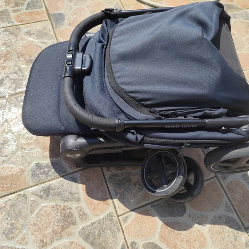 Maxi Cosi Lara2 stroller used, lightweight and compact