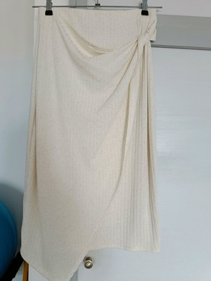 Zara midi skirt like new, beige with asymmetric tie