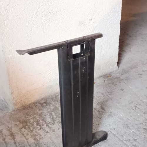 Professional double desk 2.10x1.80 m like new with metal base