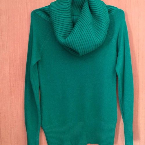 Knitted turtleneck sweater like new, size M, green