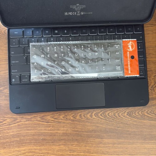 iPad Pro 13" ESR Rebound Magnetic Keyboard Case new