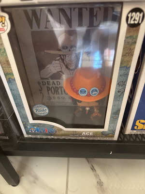 Funko Pop Ace με πόστερ καινούργιο