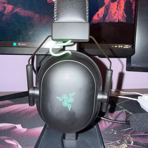Razer Blackshark V2 Gaming Headset used with USB sound card wired