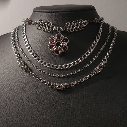 Chainmail Japanese Flower Necklace new, stainless steel and glass beads