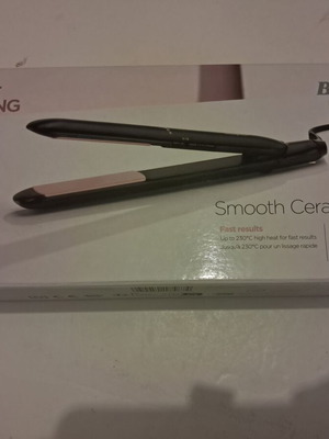 Babyliss Smooth Ceramic Styler ST241E hair straightener new