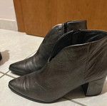 Leather ankle boots like new, side zipper, square heel 5-6cm, size 39, grey silver