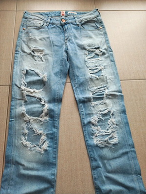 BSB jeans with front rips like new, size 27