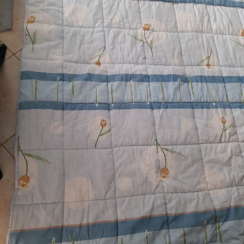 Double quilt like new, reversible floral and blue design 2.0x2.10m