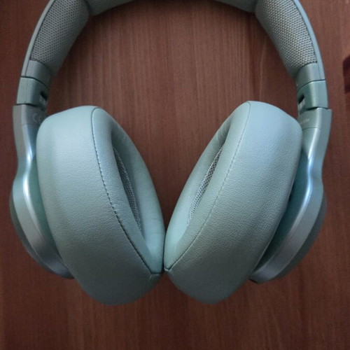 Fresh 'n Rebel Clam ANC wireless headphones like new, Misty Mint