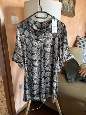 Zara dress medium new, black and white