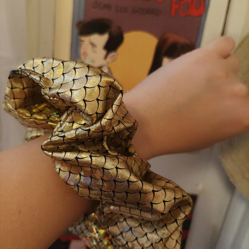 Mermaid hairstyle scrunchy new, iridescent gold fabric