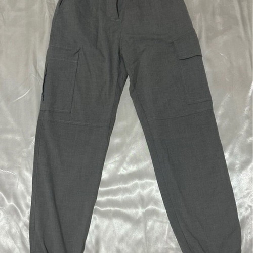 Grey Bershka cargo pants like new with ankle cuffs