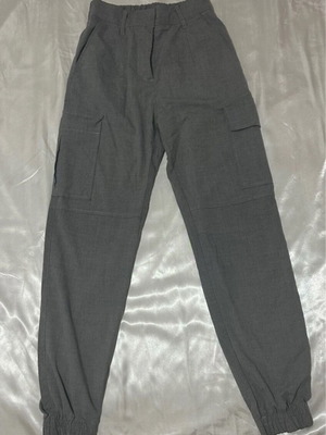 Grey Bershka cargo pants like new with ankle cuffs