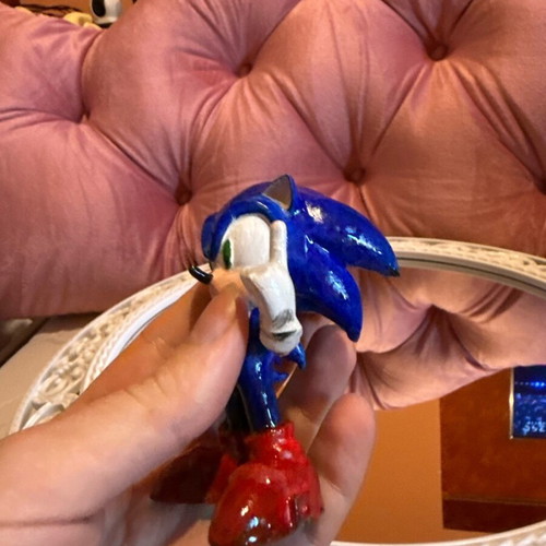 Sonic the Hedgehog decorative figurine like new
