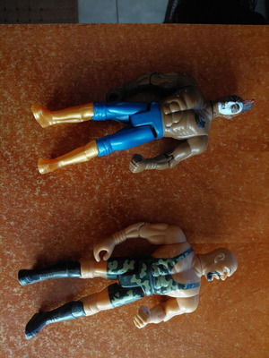 Figures pack of 2 in like new condition