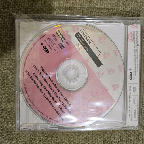 Madonna True Blue Re-Mastered Edition CD like new, pop