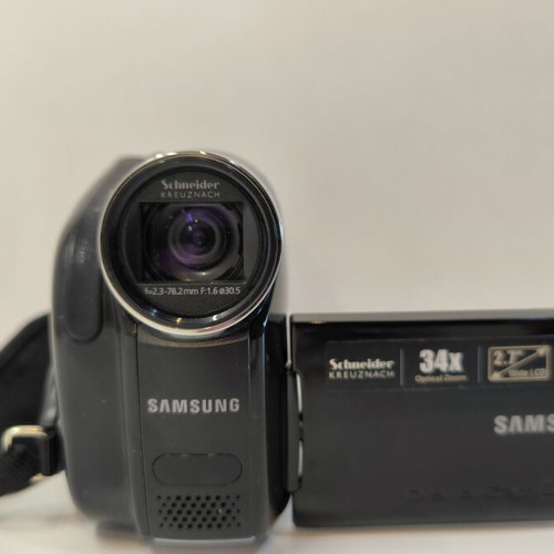 Samsung VP-DX100 DVD Camcorder new, complete with original box