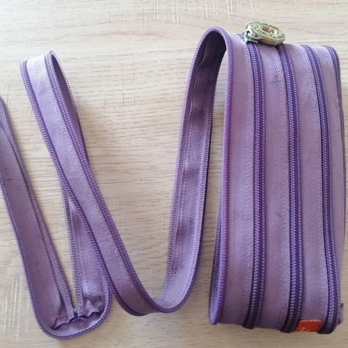 Zip.It toiletry bag pencil case wallet purple like new