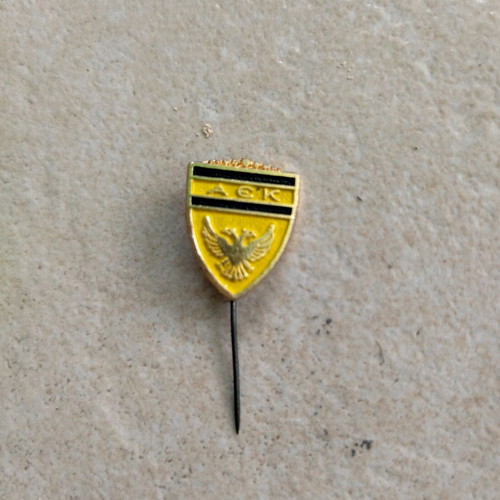 AEK collectible pin used, 1960s decade