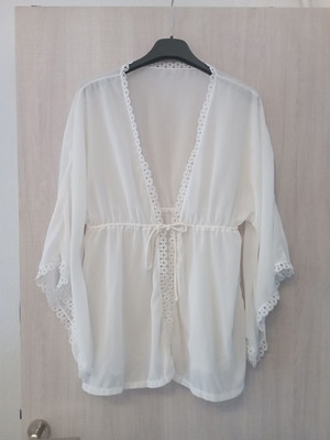 Kaftan white with lace, new, size M