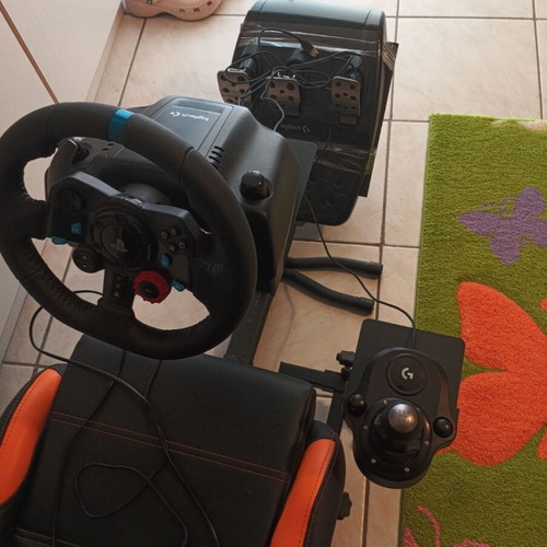Complete racing simulator setup