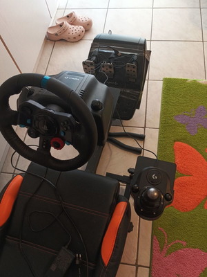 Complete racing simulator setup
