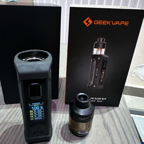 Electronic cigarette like new, used only four days