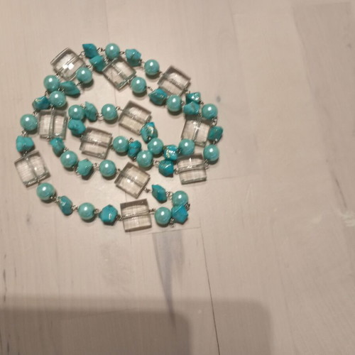 Fashion jewelry necklaces like new in brown and turquoise shades