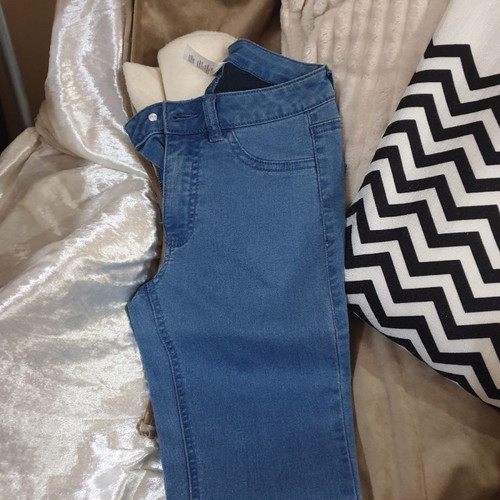 Jeans size 32 worn few times