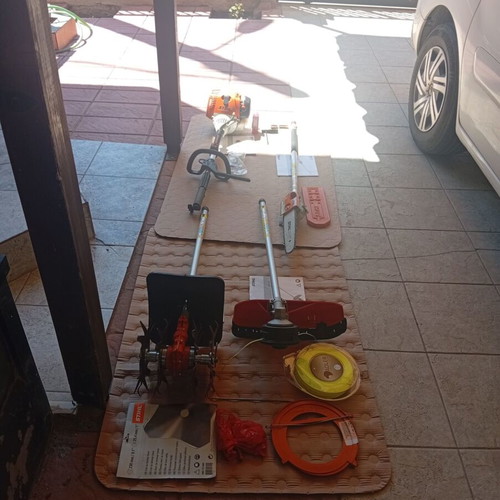 Stihl Kombi KM 90 R professional set like new with 3 attachments and accessories