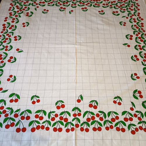 Vintage square tablecloth with cherries 130x130 cm like new