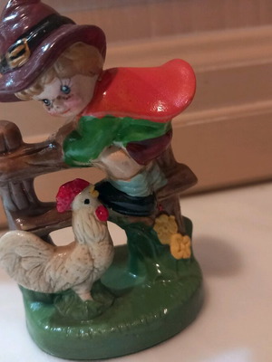 Decorations set of 3 with amazing detail, like new