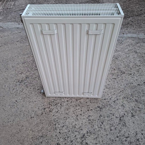 Radson Panel type heating radiator 33/900/600 like new, 2553 Kcal/h