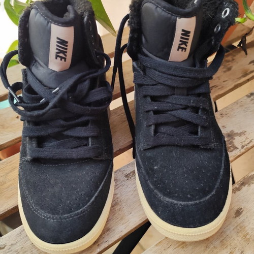 Nike sneakers like new, size 38, black