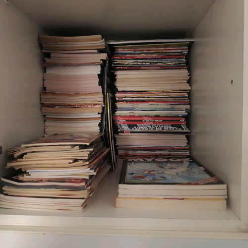 Large Disney comic collection over 1200 issues including Miky Maous