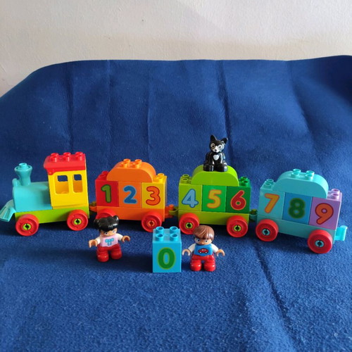 Lego 10847 train like new with 2 minifigures and cat