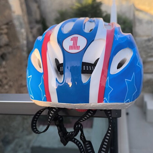 Children's helmet for ages 3-4, blue with stars