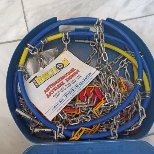 Traction car snow chains slightly used